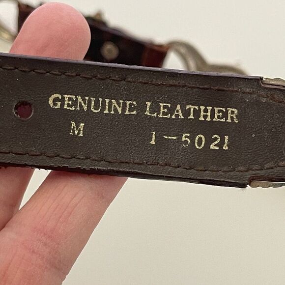 Captiva Collectibles Leather and Metal Belt, Size Medium - Picture 9 of 10
